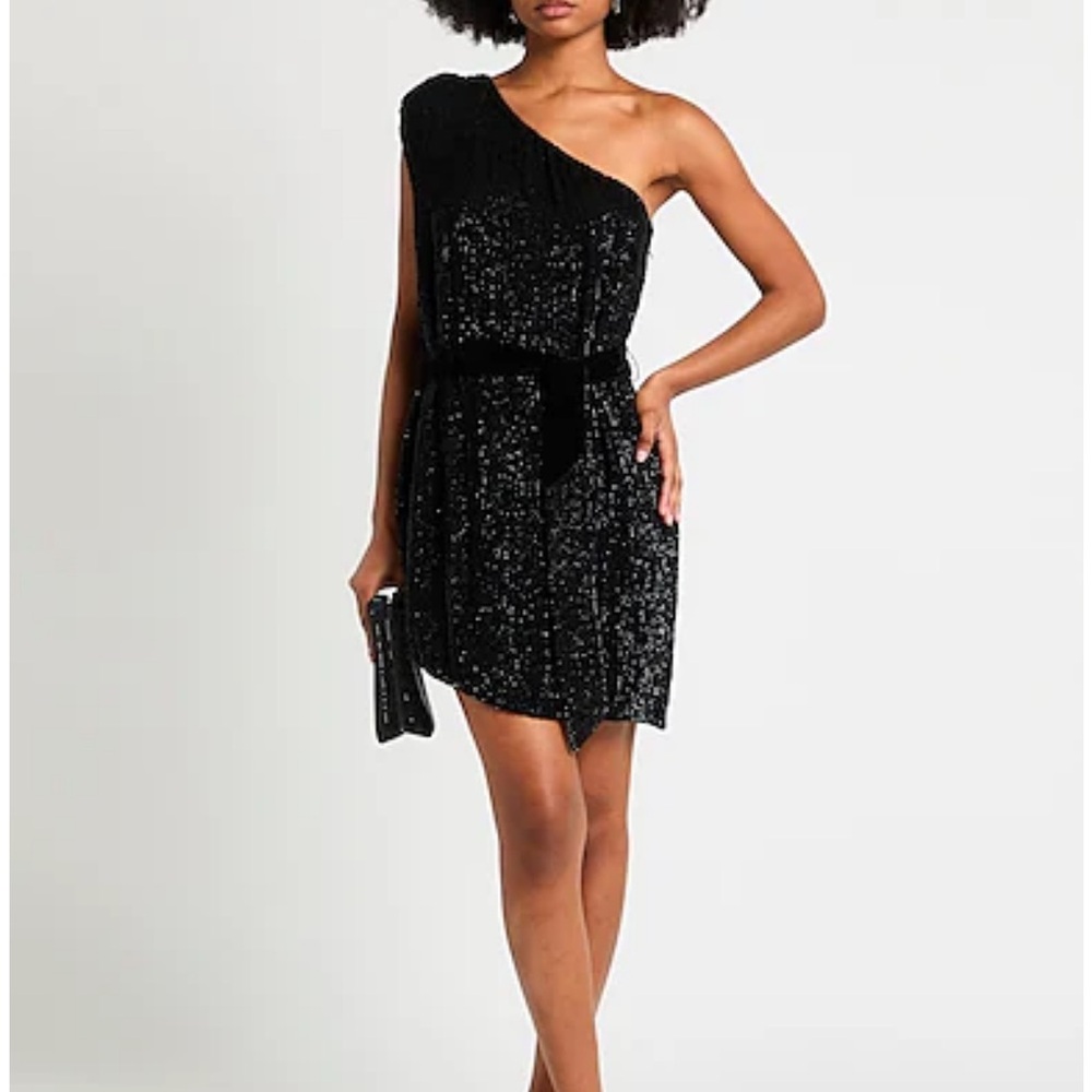 NEW!!! Elegant Black One-Shoulder Dress